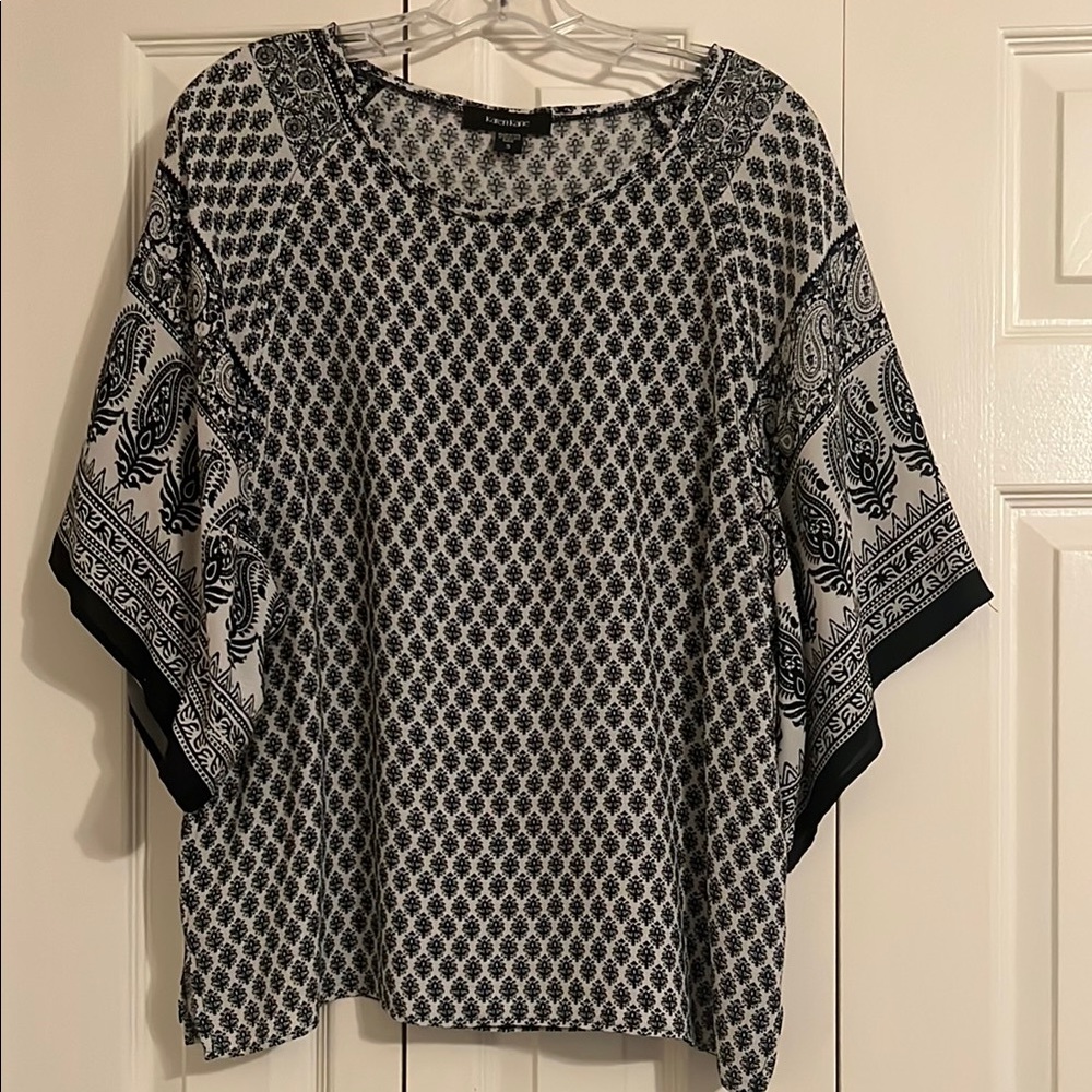 Black and White Patterned Women's Top